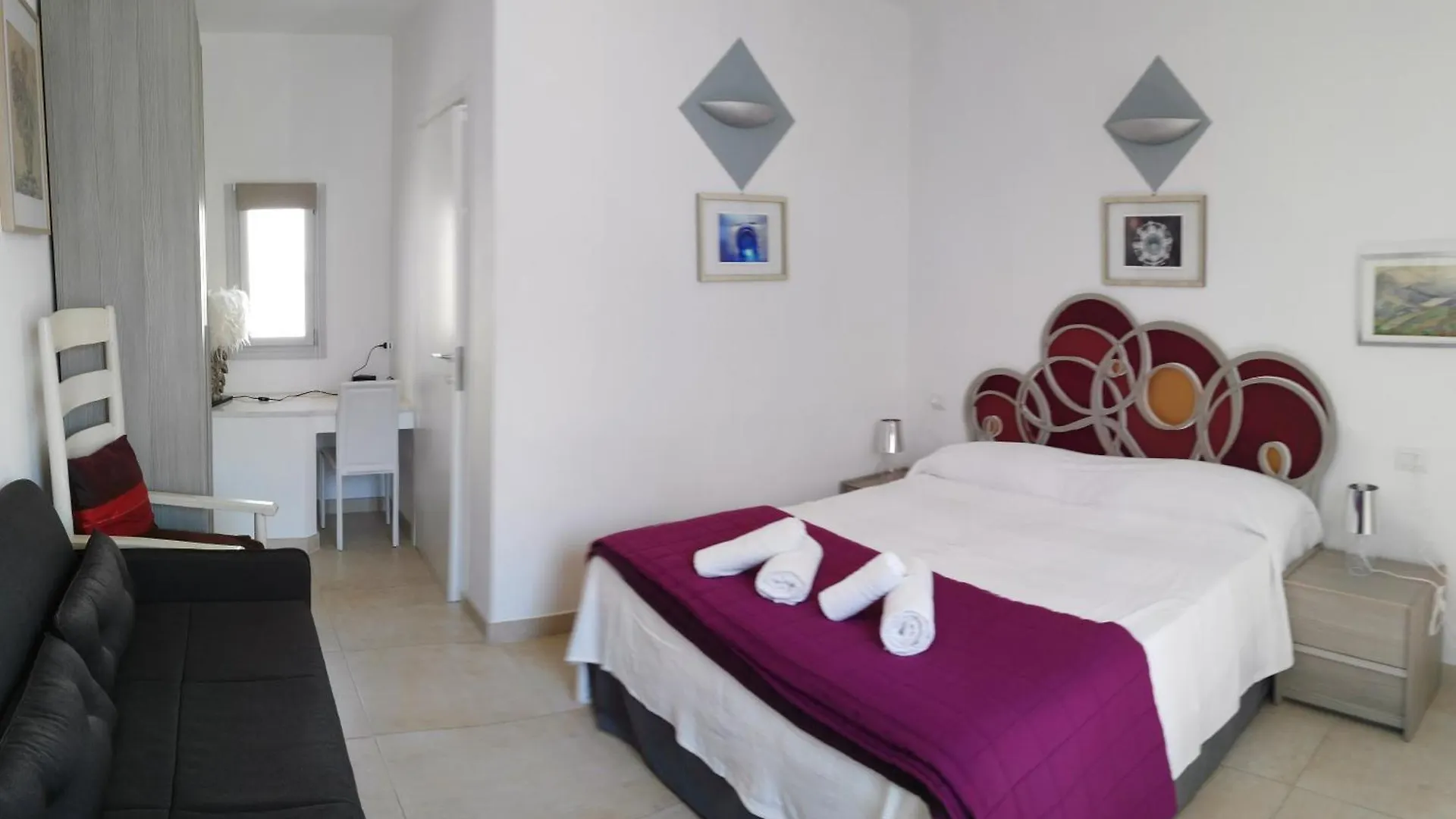 B&B Domus De Janas Santa Teresa Gallura 0*,  Italy